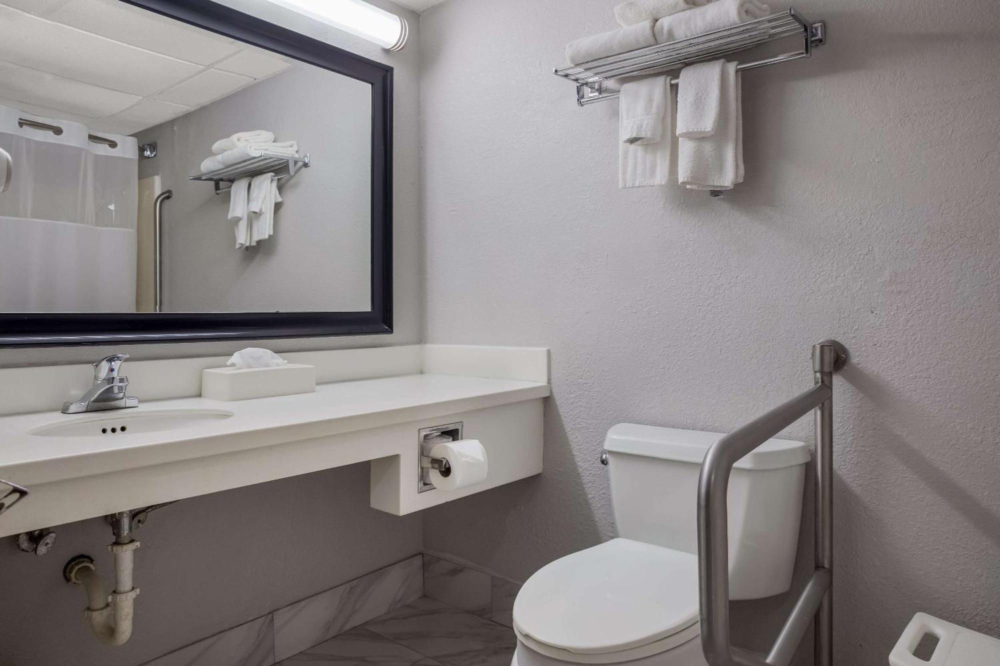 Quality Inn Toledo Ngoại thất bức ảnh